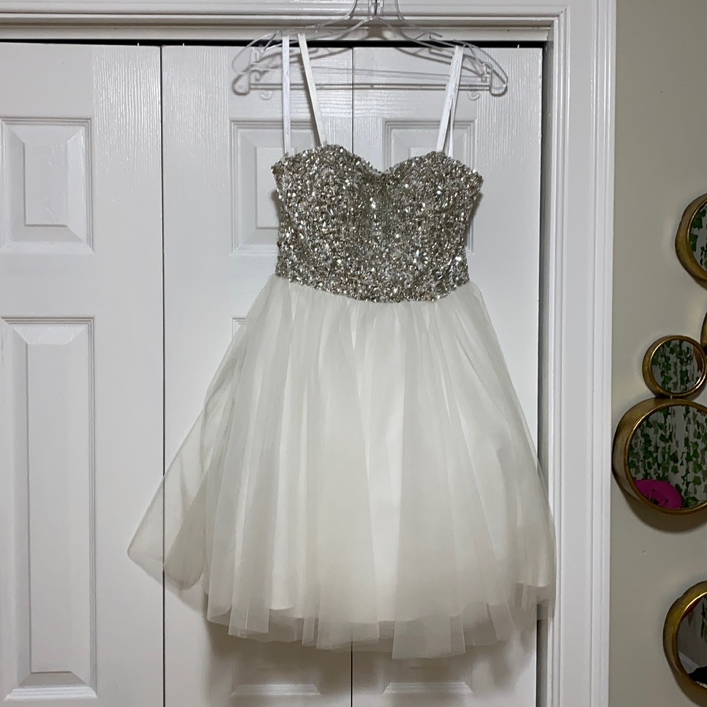 Perfect dress worn once for 4 hours